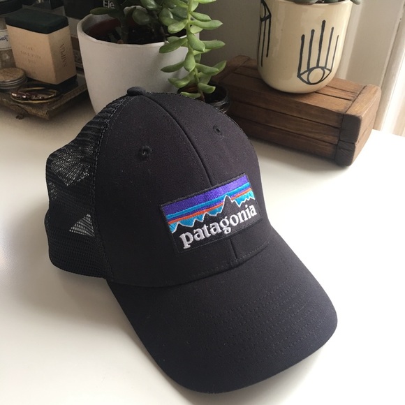 p6 lopro trucker hat